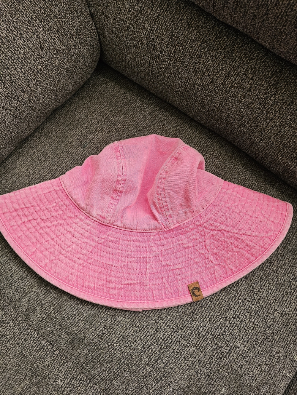 Wide-Brim Pink Sun Hat for Women - Casual Beach and Outdoor Hat